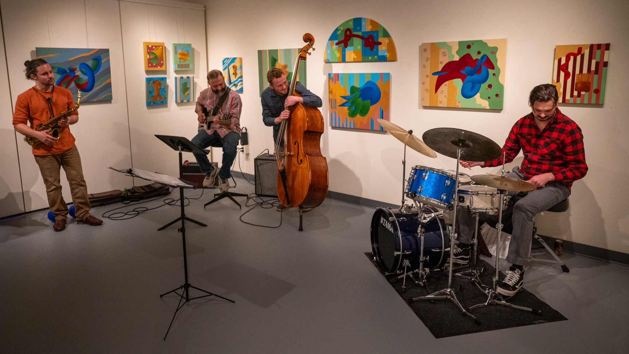 Rahib Amin performing with a jazz ensemble